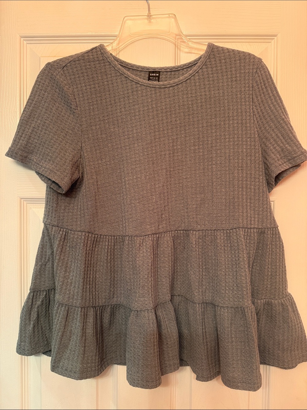 SHEIN Women's Short Sleeve Tiered Peplum Top in Heather Gray